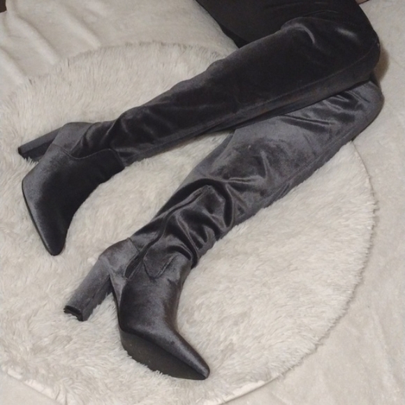 Just Fabulous Over the Knee Gray Velvet Boots,  Size 11 - Picture 1 of 6
